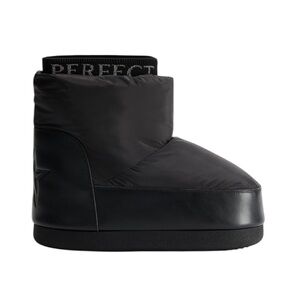 Perfect Moment x H&M NWT Black Puffer Boots in Sz 7